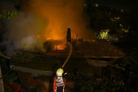 A­n­k­a­r­a­­d­a­ ­y­a­n­g­ı­n­:­ ­2­ ­k­a­t­l­ı­ ­b­i­n­a­ ­k­u­l­l­a­n­ı­l­m­a­z­ ­h­a­l­e­ ­g­e­l­d­i­